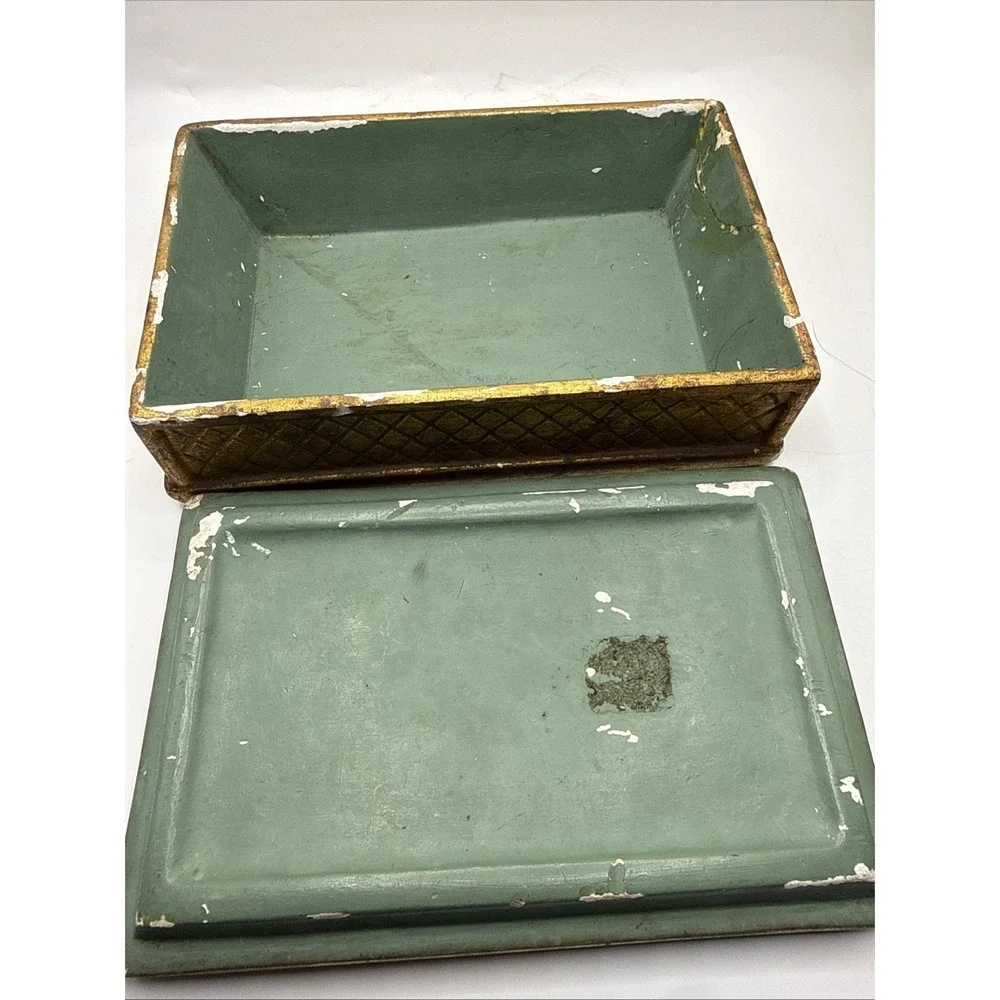 Vintage Italian Florentine Jewelry Box Gold Gilt Romantic Scene, Porcelain 6.5